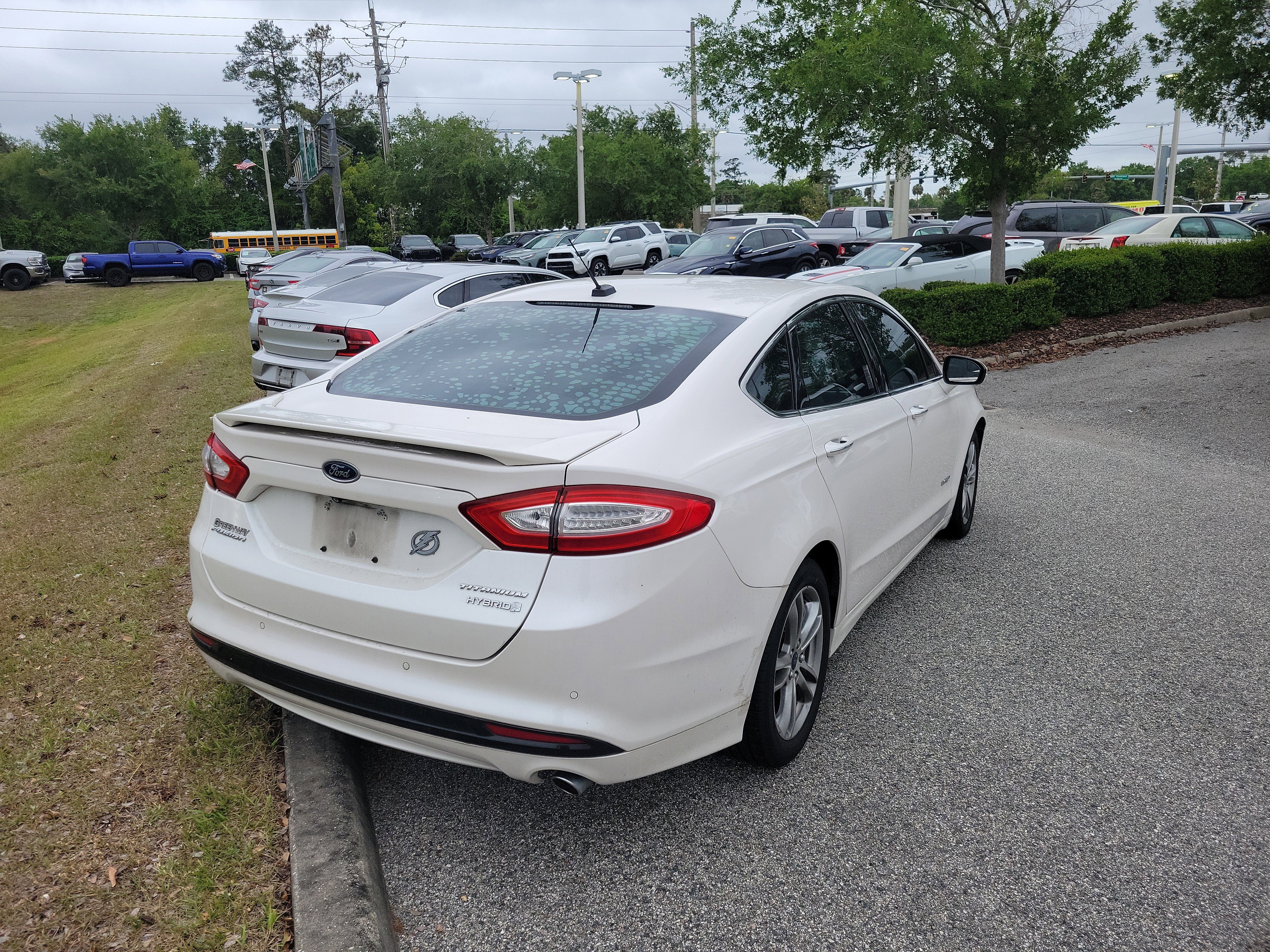 Used 2015 Ford Fusion Titanium FWD image 18