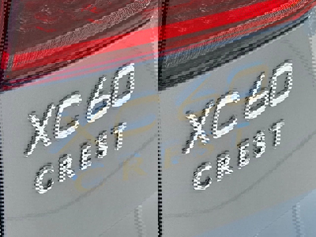 New 2026 Volvo XC60 B5 Plus w/ Protection Package Premier image 8