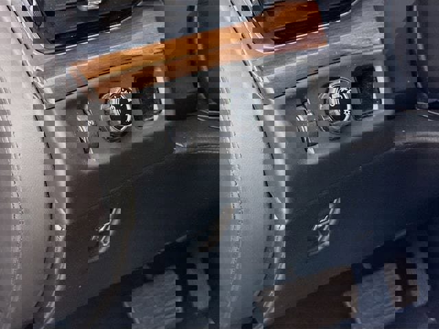 Used 2019 Cadillac Escalade Premium Luxury image 12