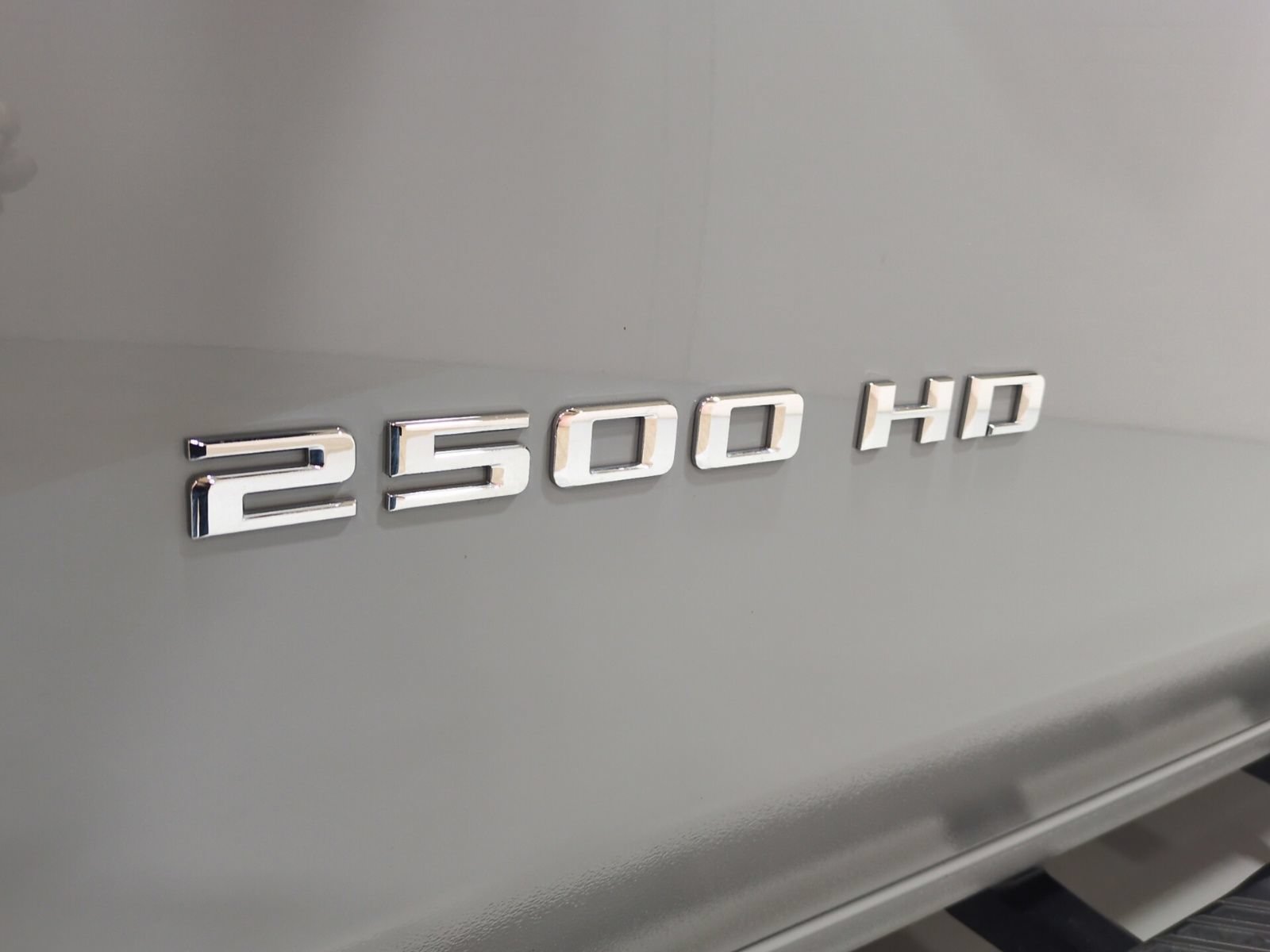 Used 2025 Chevrolet Silverado 2500 ZR2 w/ Technology Package AWD/4WD image 10