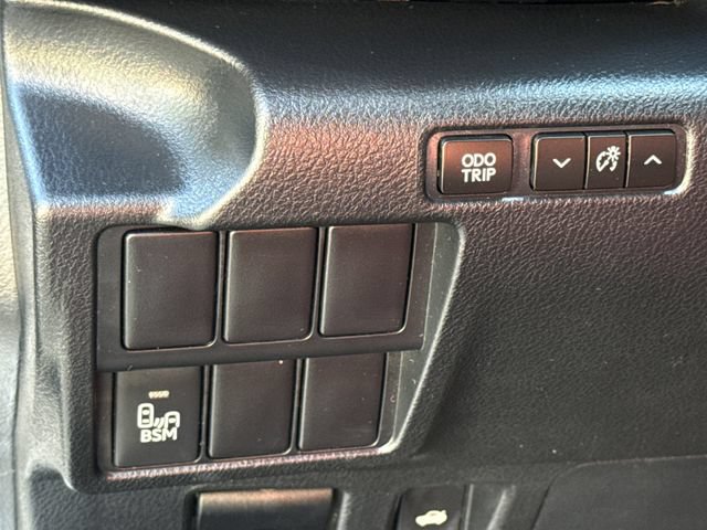 Used 2014 Lexus IS 250 w/ F-Sport Package RWD image 22