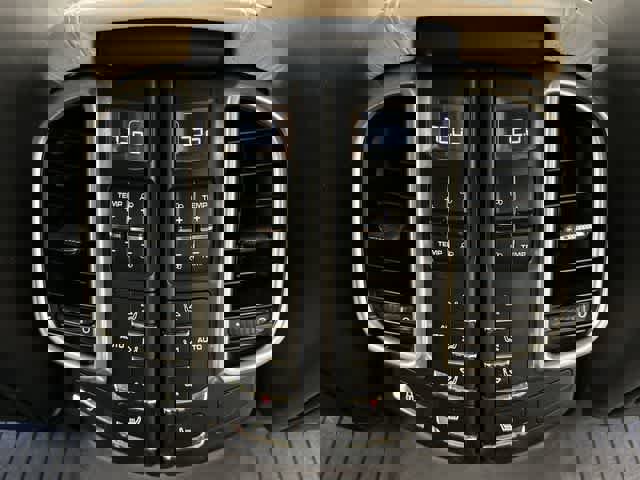 Used 2017 Porsche Cayenne Turbo AWD/4WD image 19