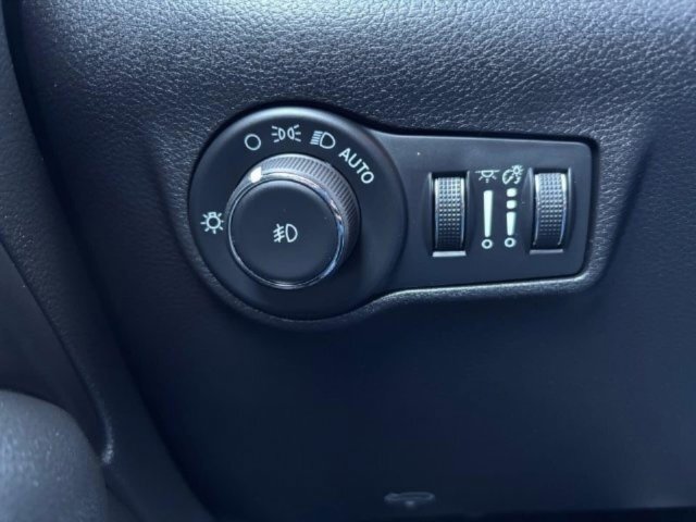 Used 2024 Jeep Compass Trailhawk AWD/4WD image 17