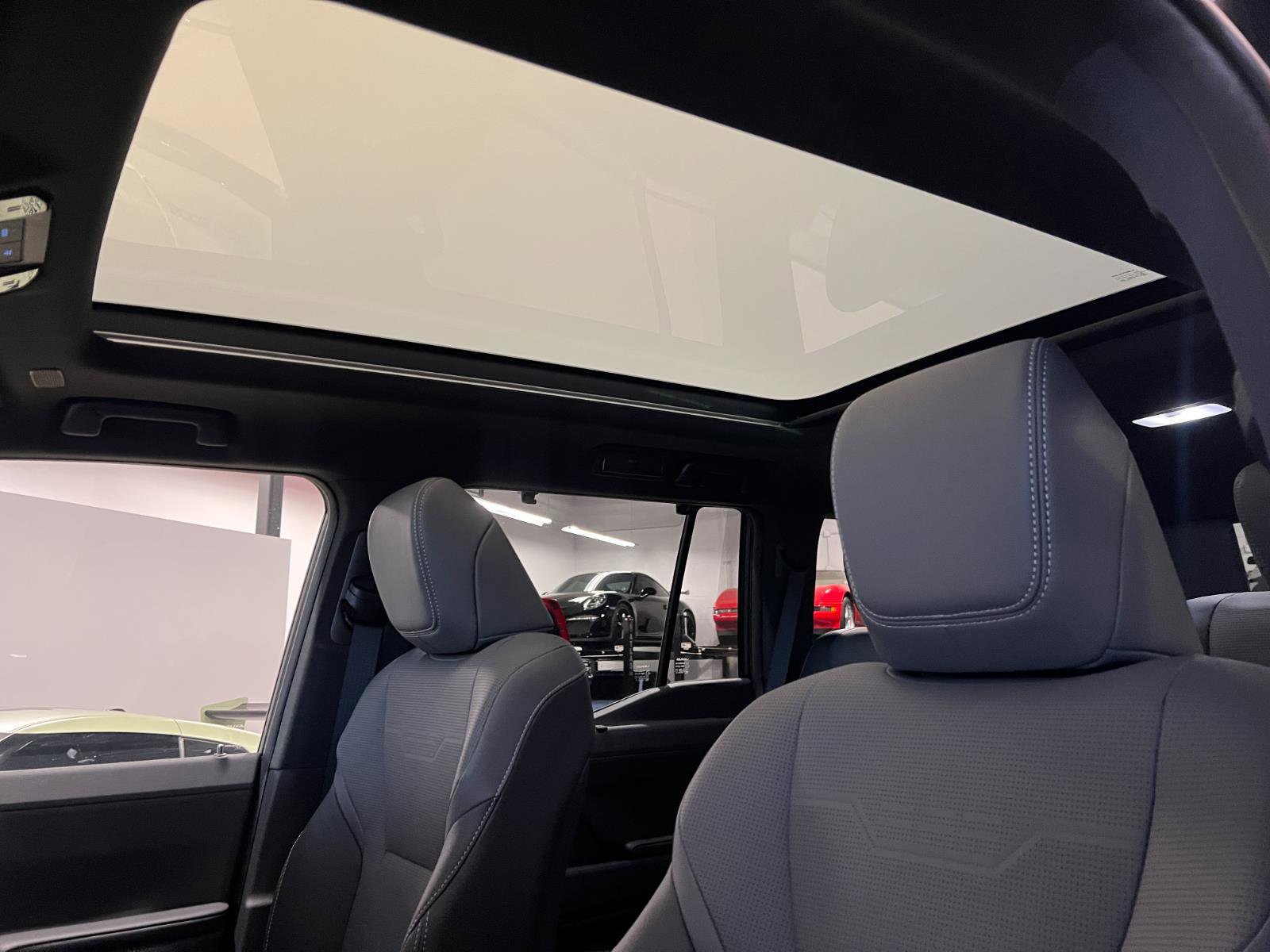 Used 2026 Lexus GX 550 w/ Cold Area Package image 24