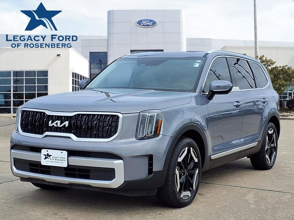 Used 2025 Kia Telluride EX w/ EX Captain's Chair Package