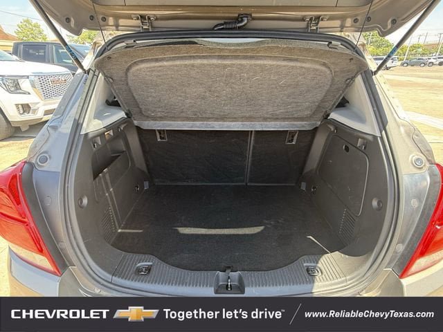 Used 2022 Chevrolet Trax LT w/ LT Convenience Package FWD image 29