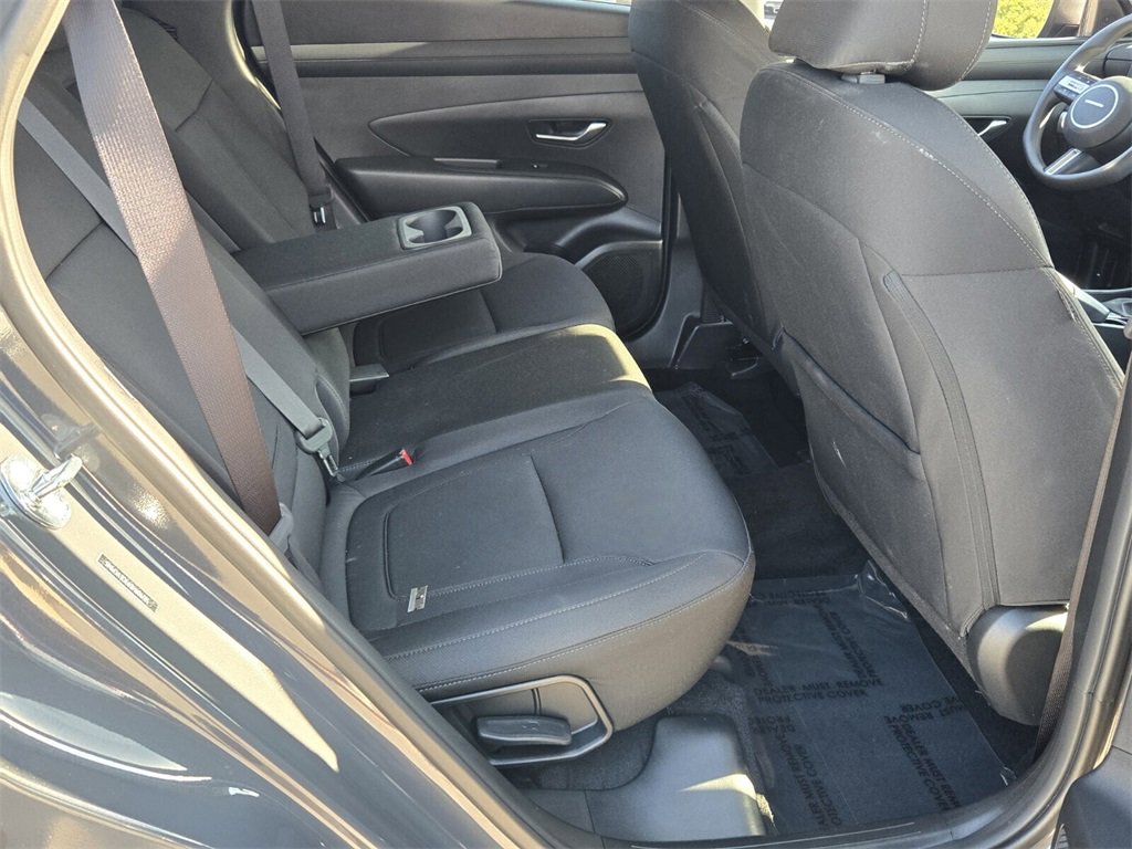 Certified 2025 Hyundai Tucson SE image 16
