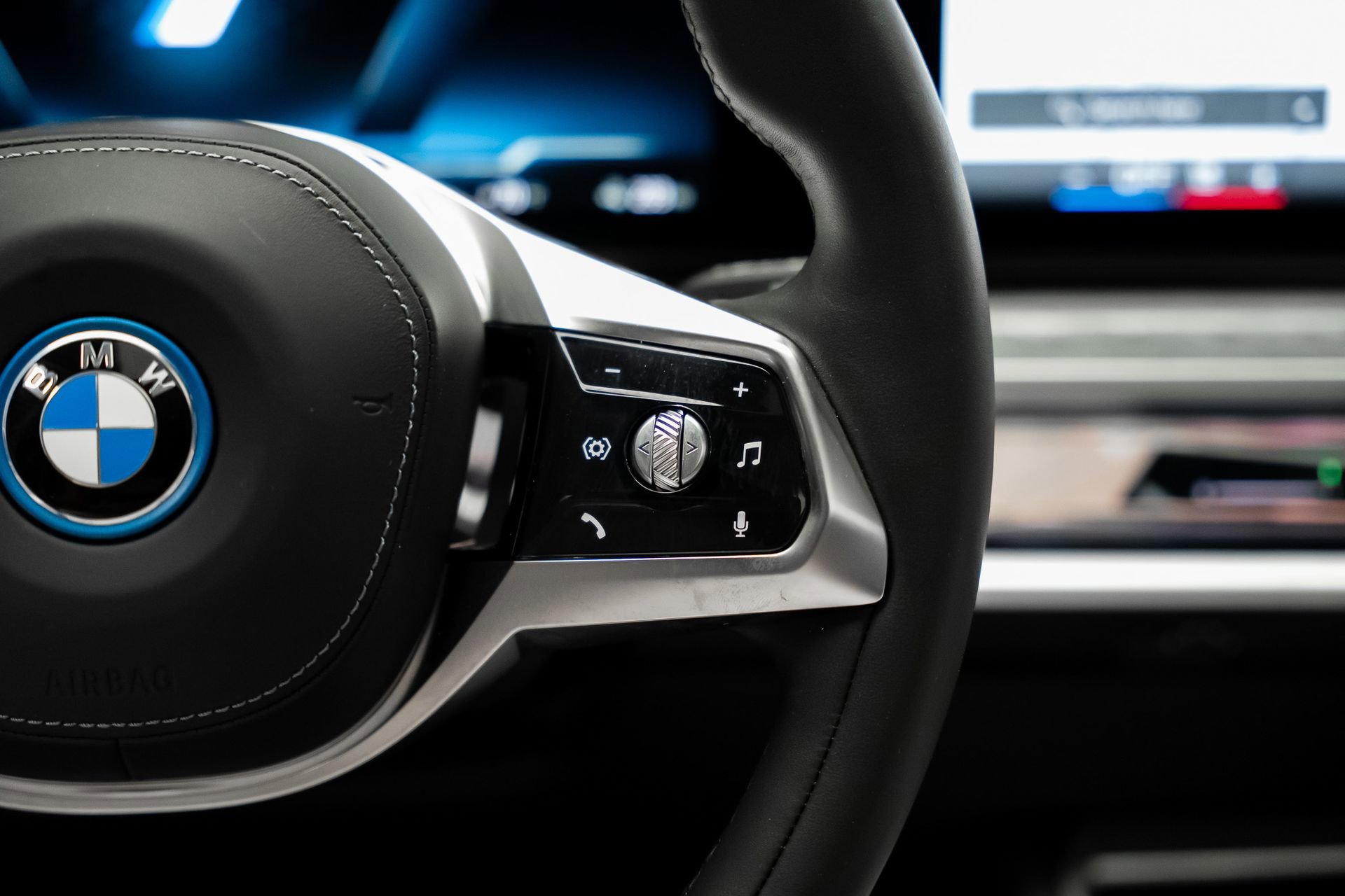 Used 2023 BMW i7 xDrive60 w/ Executive Package 2 image 46