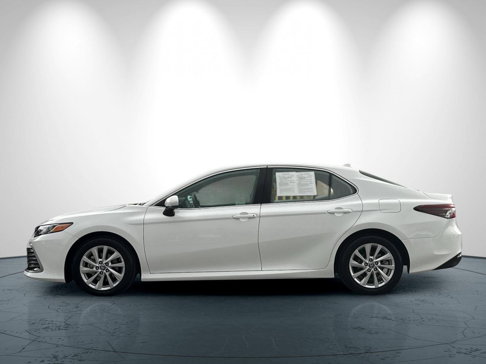 Used 2024 Toyota Camry LE image 7