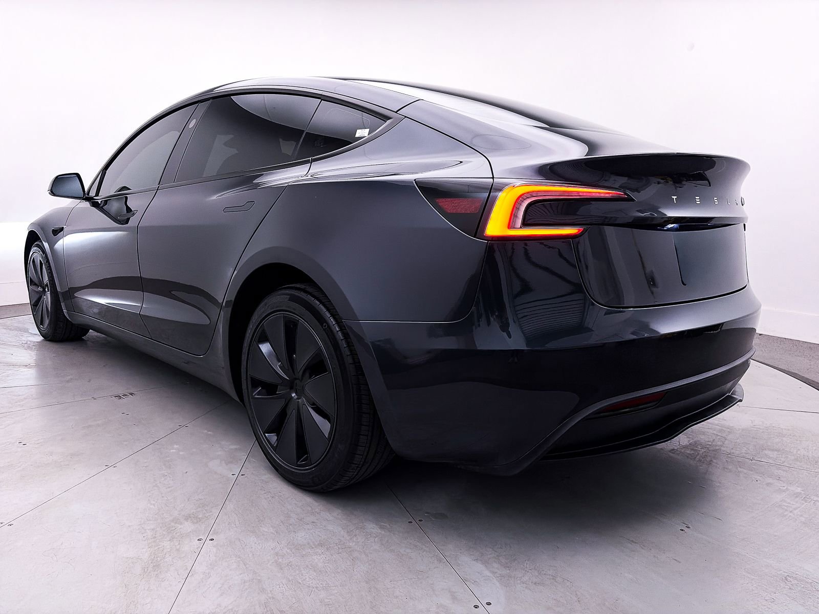 Used 2024 Tesla Model 3 Standard Range image 13