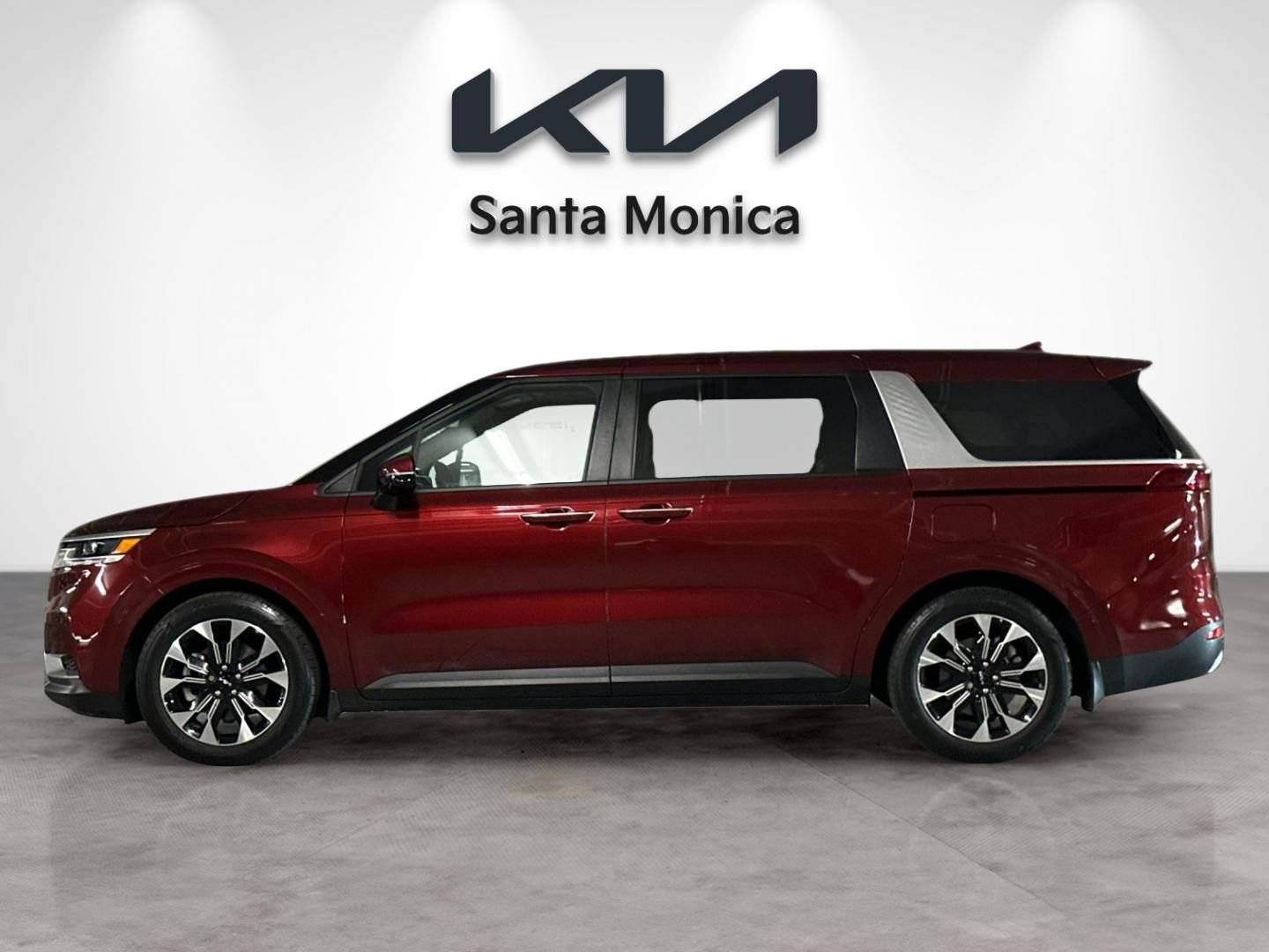 Certified 2024 Kia Carnival EX image 3