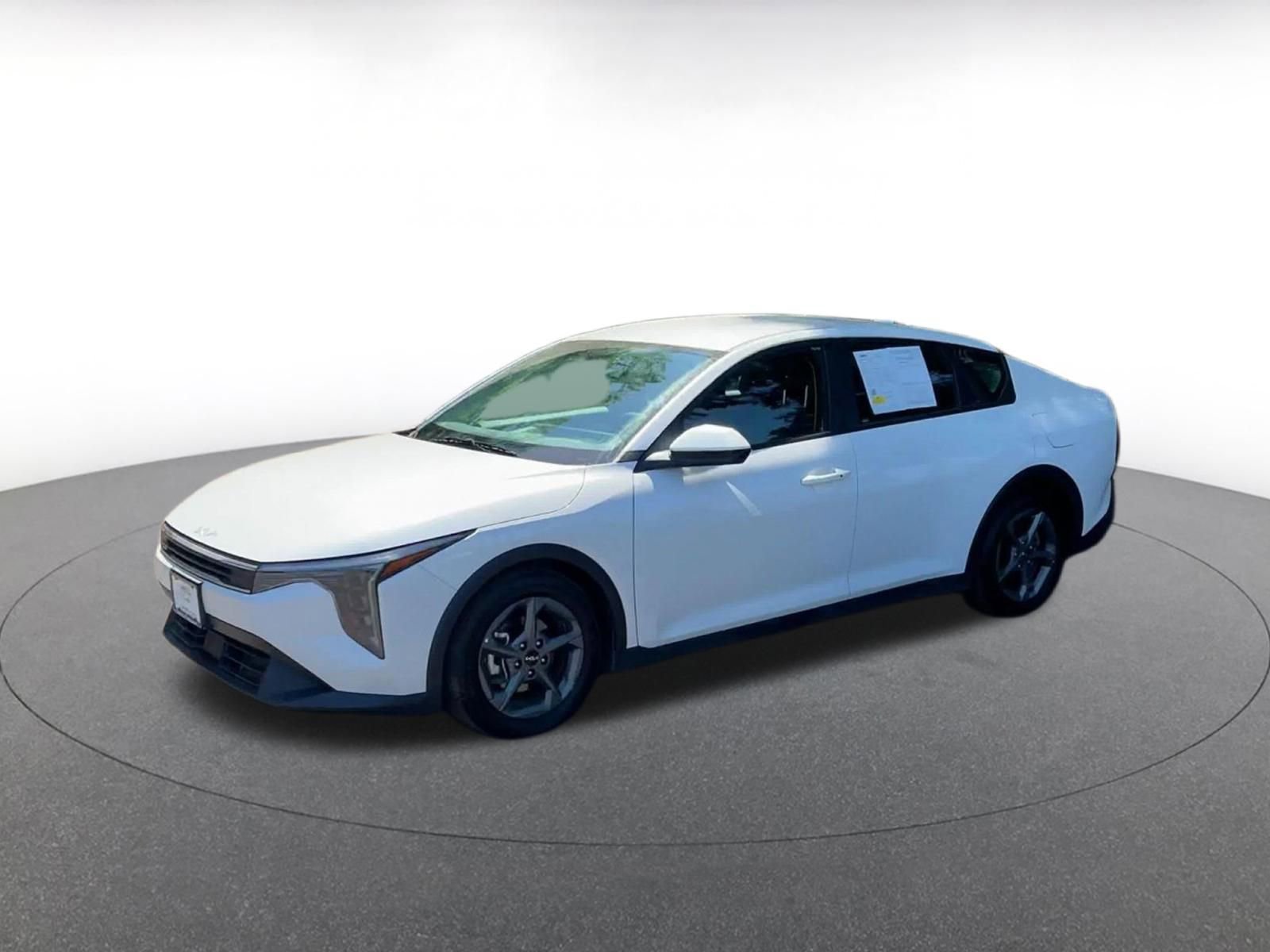 Used 2025 Kia K4 LXS FWD image 8