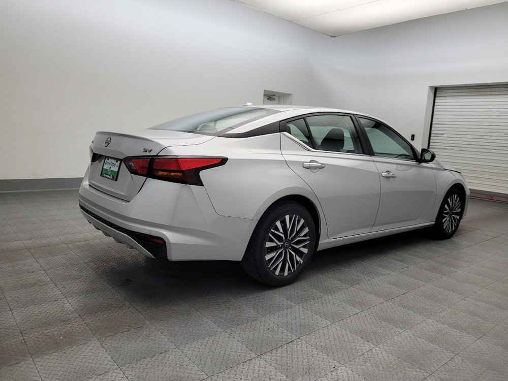 Used 2024 Nissan Altima 2.5 SV image 9
