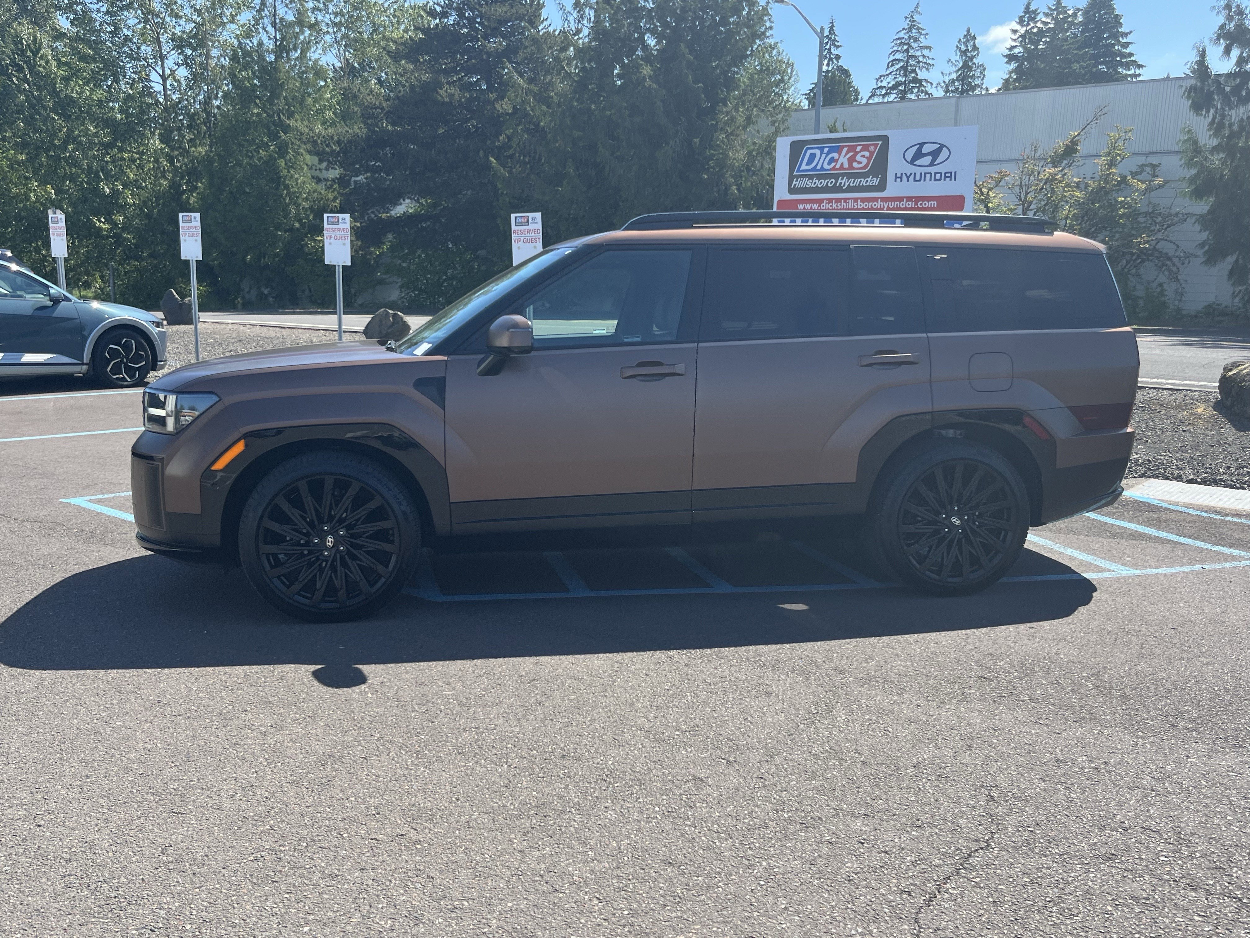 Certified 2025 Hyundai Santa Fe Calligraphy AWD/4WD image 2