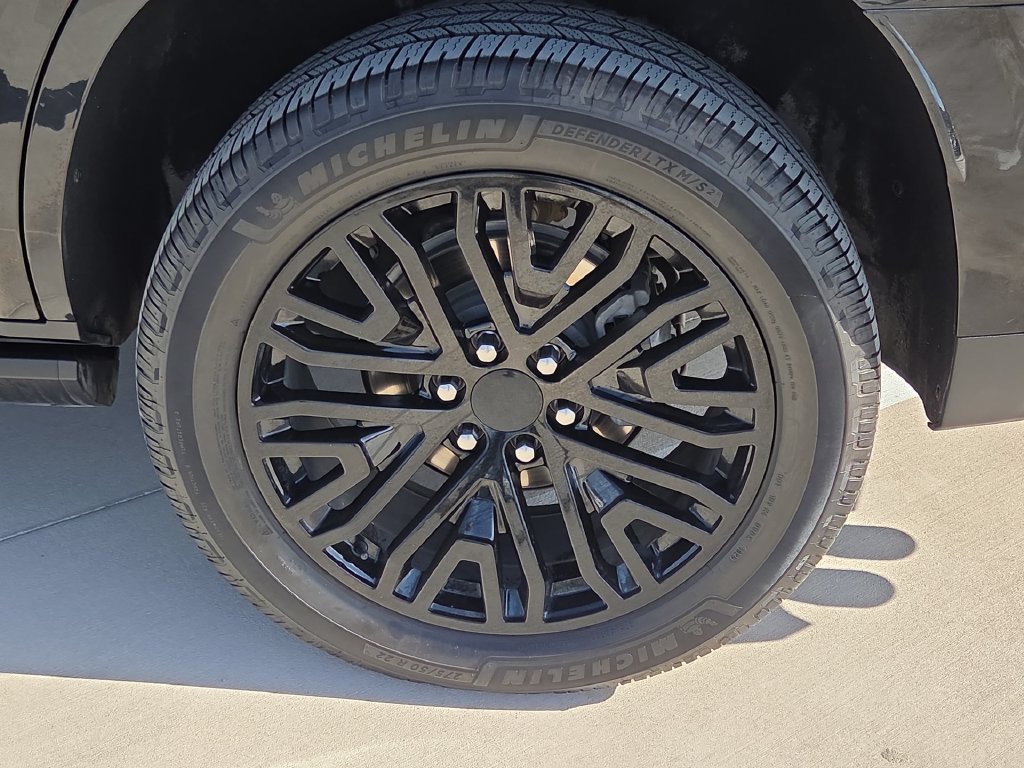 Used 2023 GMC Yukon Denali RWD image 11