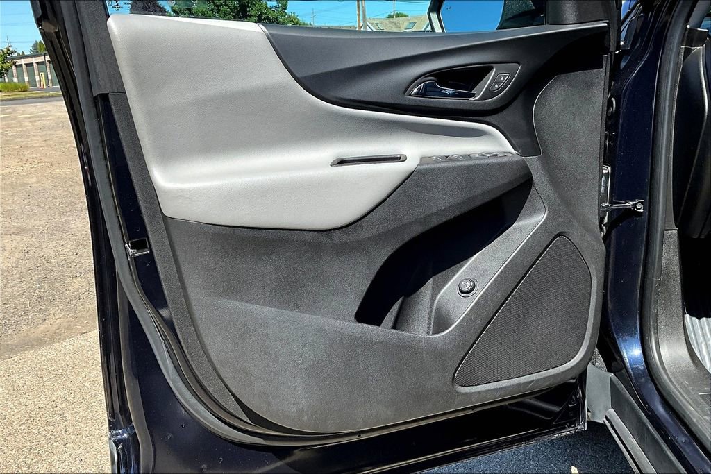 Used 2021 Chevrolet Equinox LT w/ Driver Convenience Package image 22