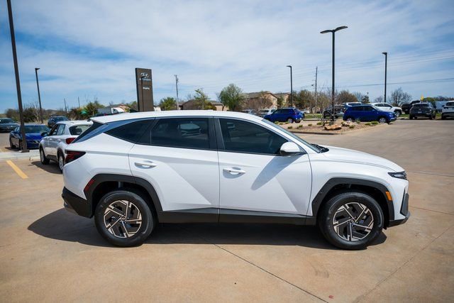 New 2026 Hyundai Tucson Blue SE image 6