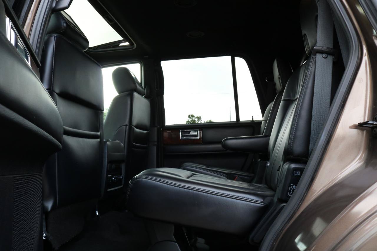 Used 2017 Lincoln Navigator Select AWD/4WD image 35