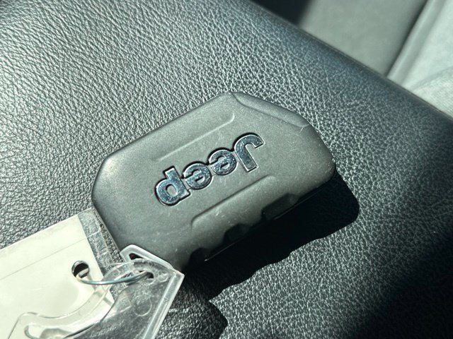 Used 2021 Jeep Wrangler Sport AWD/4WD image 34
