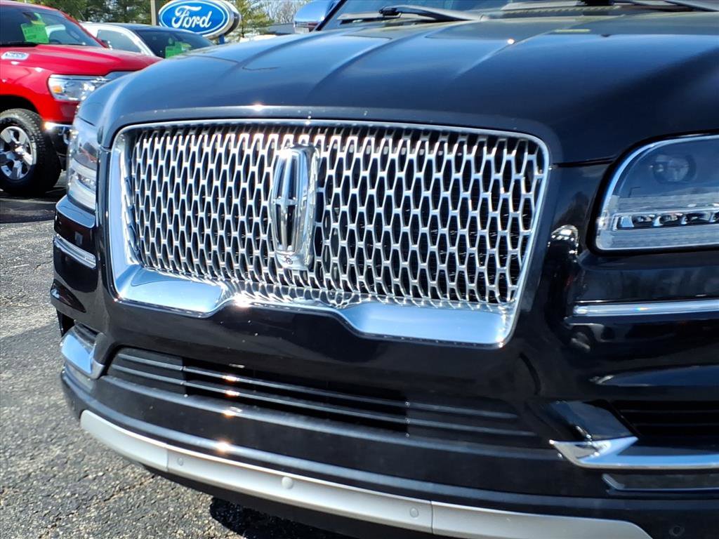 Used 2020 Lincoln Navigator Black Label w/ Cargo Convenience Package image 38