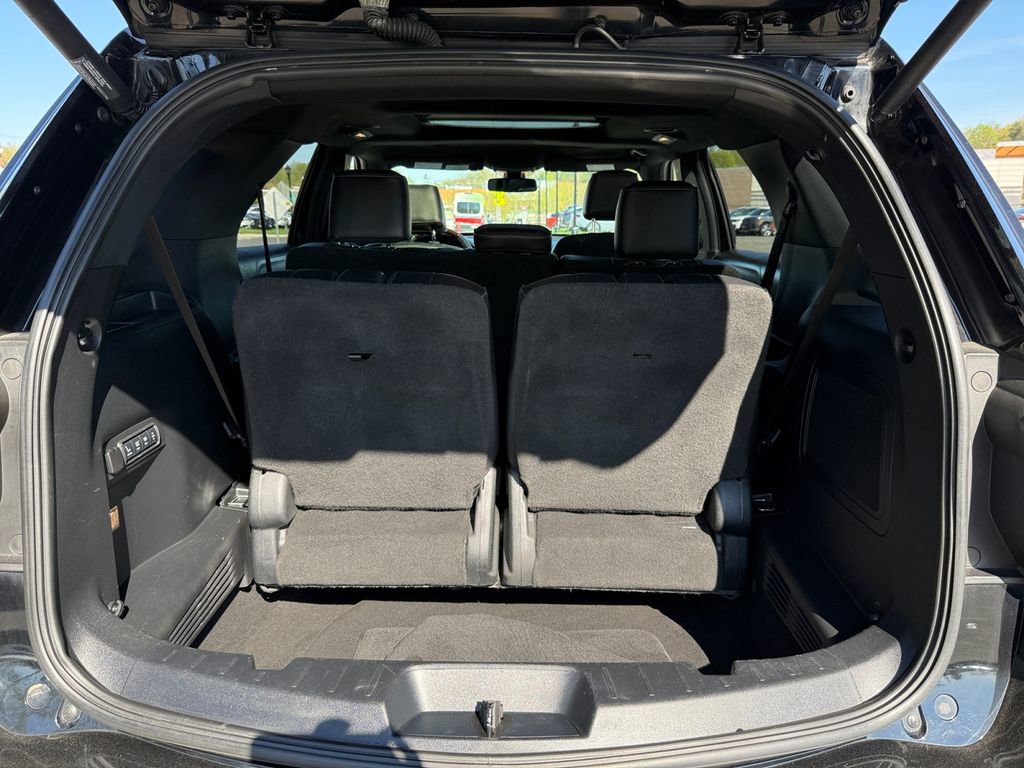 Used 2017 Ford Explorer Platinum image 28