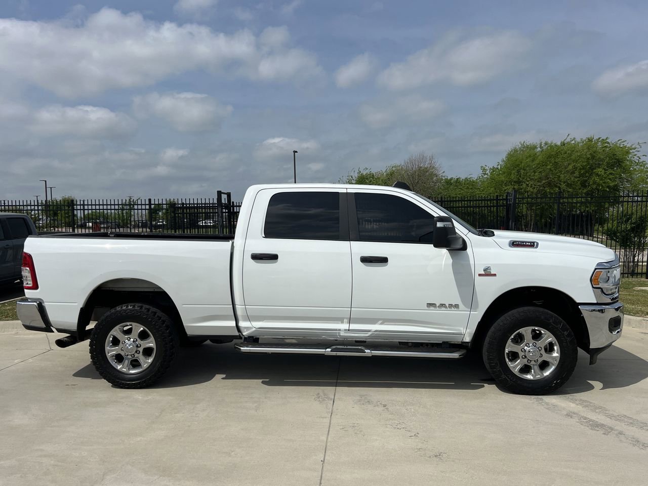 Used 2024 RAM 2500 Big Horn AWD/4WD image 3