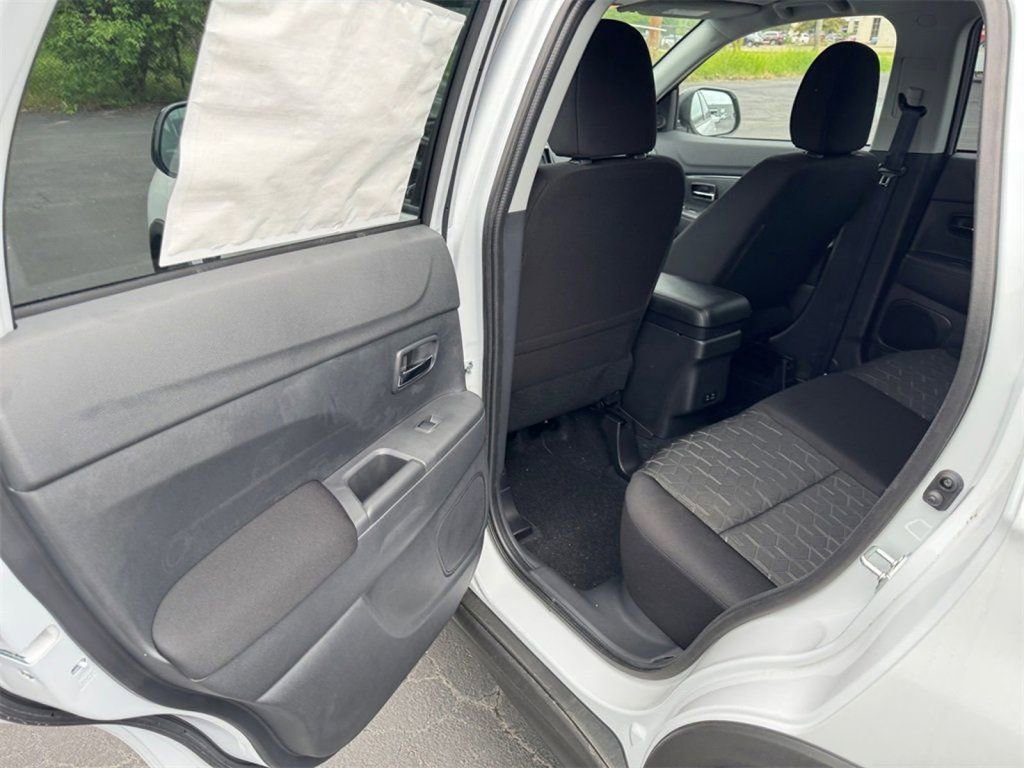 New 2025 Mitsubishi Outlander Sport LE image 28