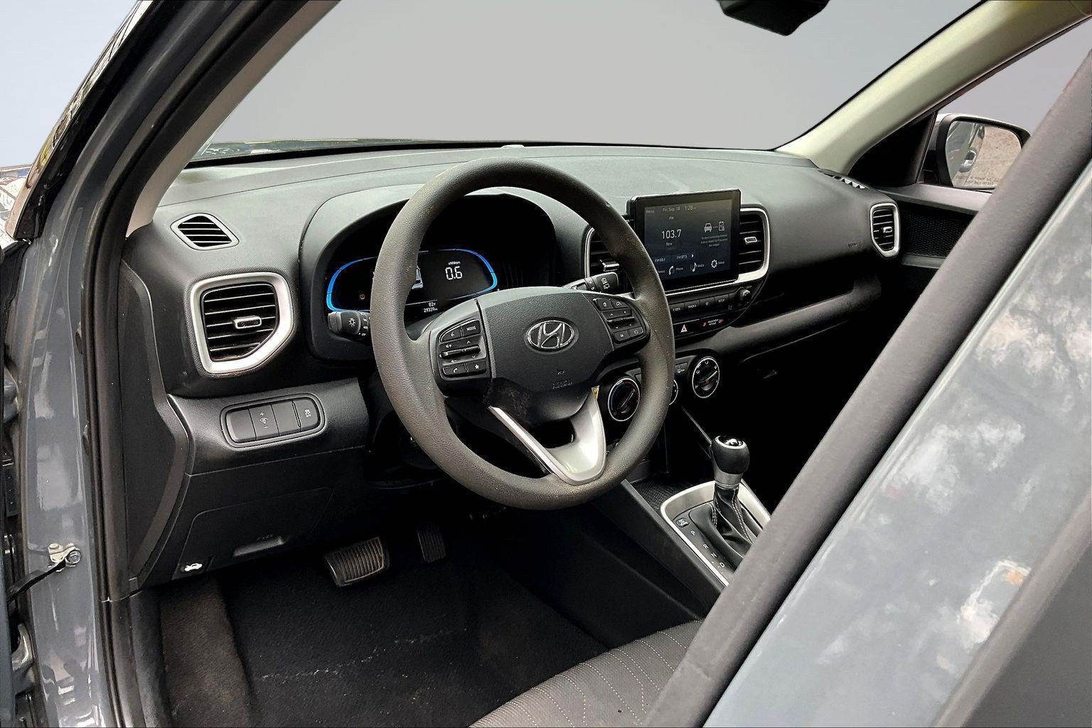 Used 2026 Hyundai Venue SE FWD image 12