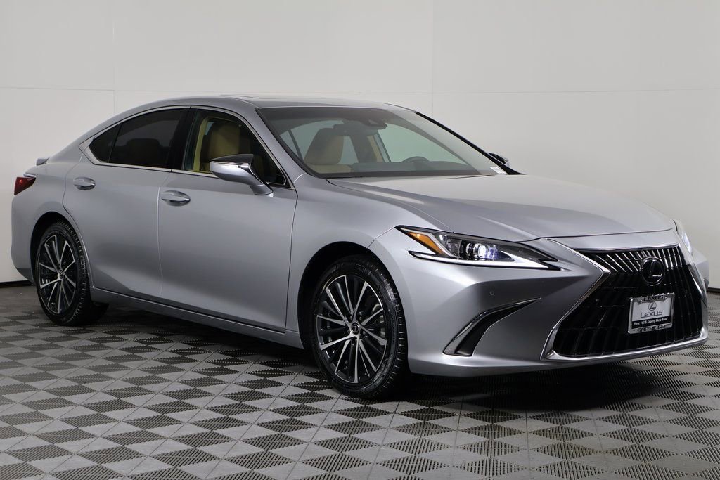 Used 2024 Lexus ES 300h w/ Premium Package image 3