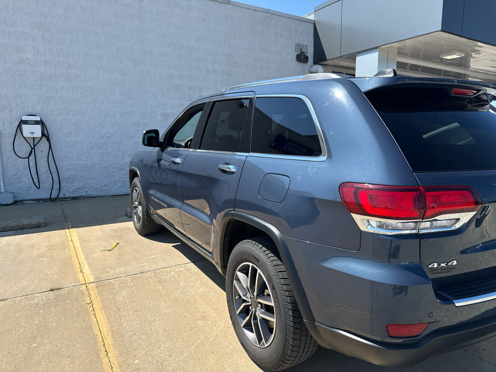 Used 2020 Jeep Grand Cherokee Limited AWD/4WD image 6