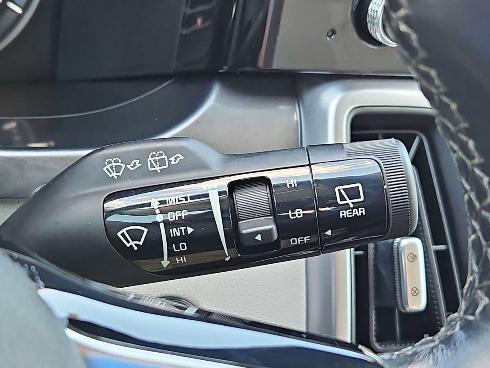 Certified 2023 Kia Sorento S w/ Panoramic Sunroof Package FWD image 25