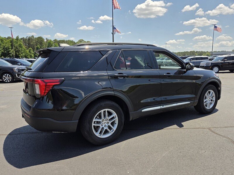 Used 2025 Ford Explorer Active RWD image 14