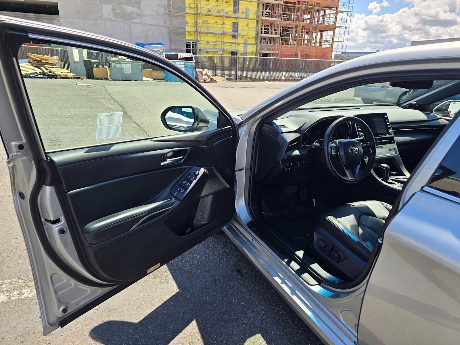 Used 2021 Toyota Avalon XLE w/ Carpet Mat Package (TMS) image 21