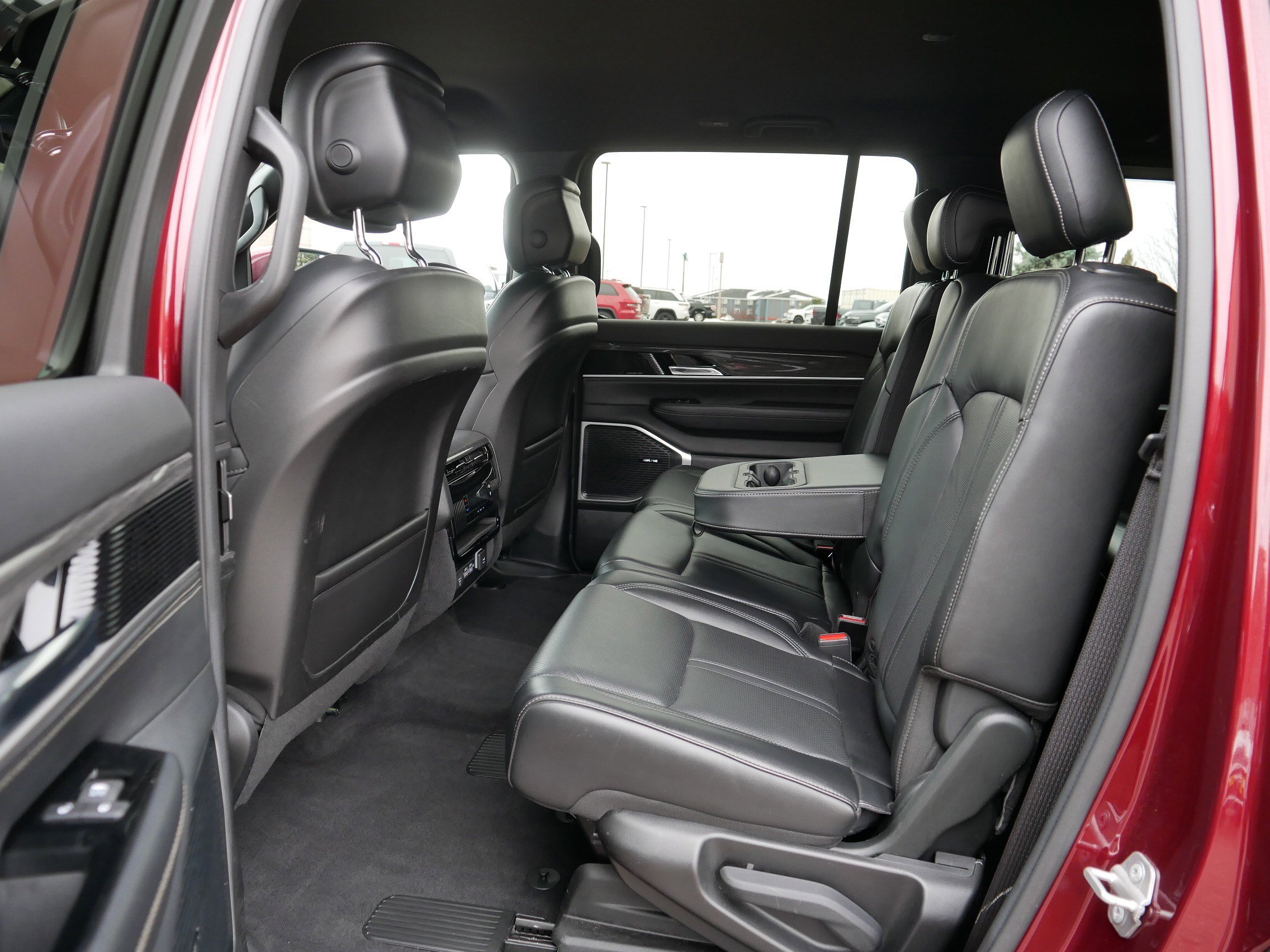 Used 2022 Jeep Wagoneer Series II image 34