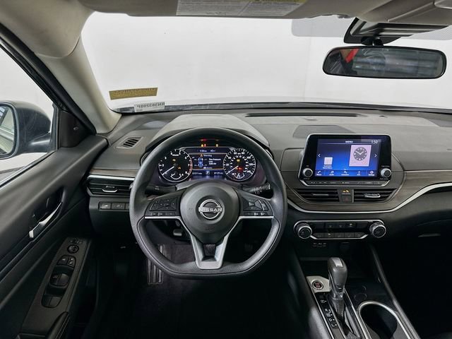 Used 2024 Nissan Altima 2.5 SV image 25
