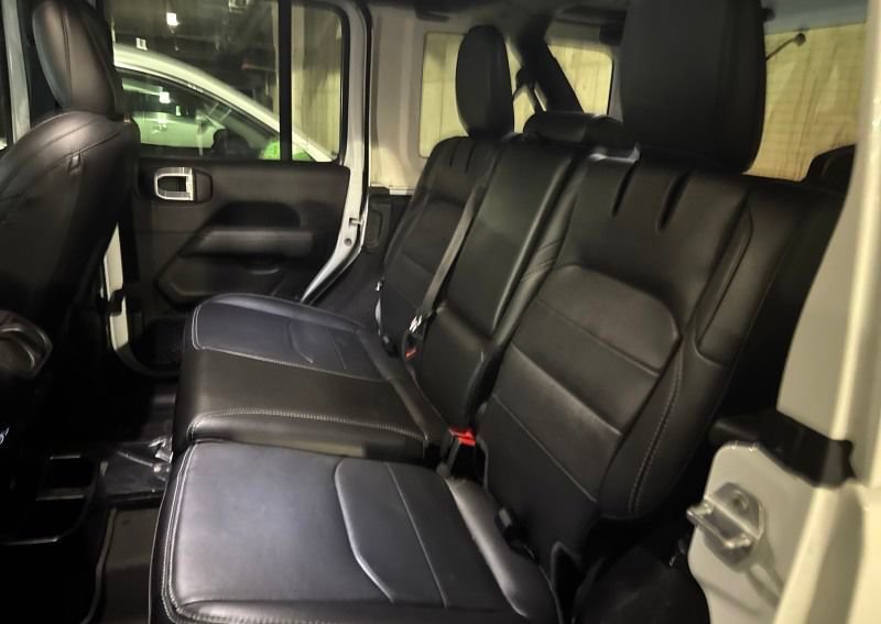 Used 2023 Jeep Wrangler Unlimited Sahara w/ Cold Weather Group AWD/4WD image 14
