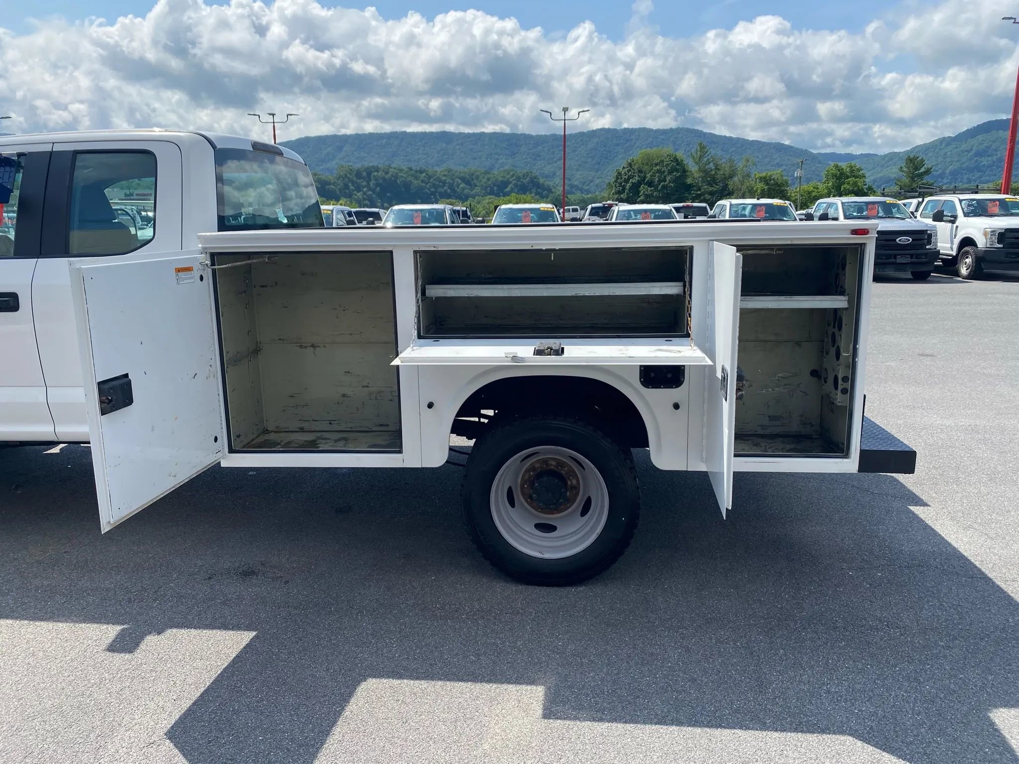 Used 2017 Ford F450 XL w/ Trailer Tow Package AWD/4WD image 30