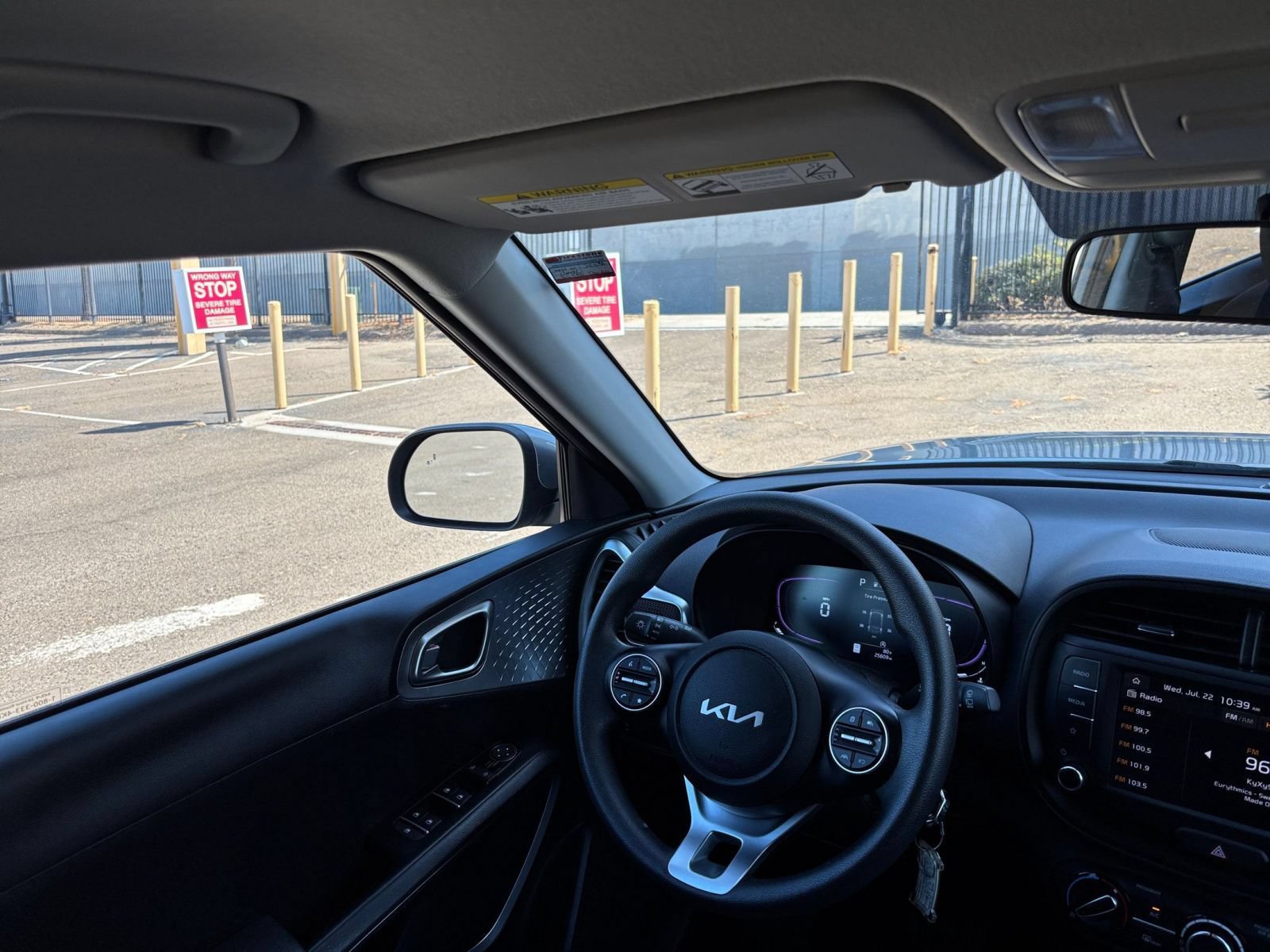 Used 2025 Kia Soul LX w/ LX Technology Package FWD image 32