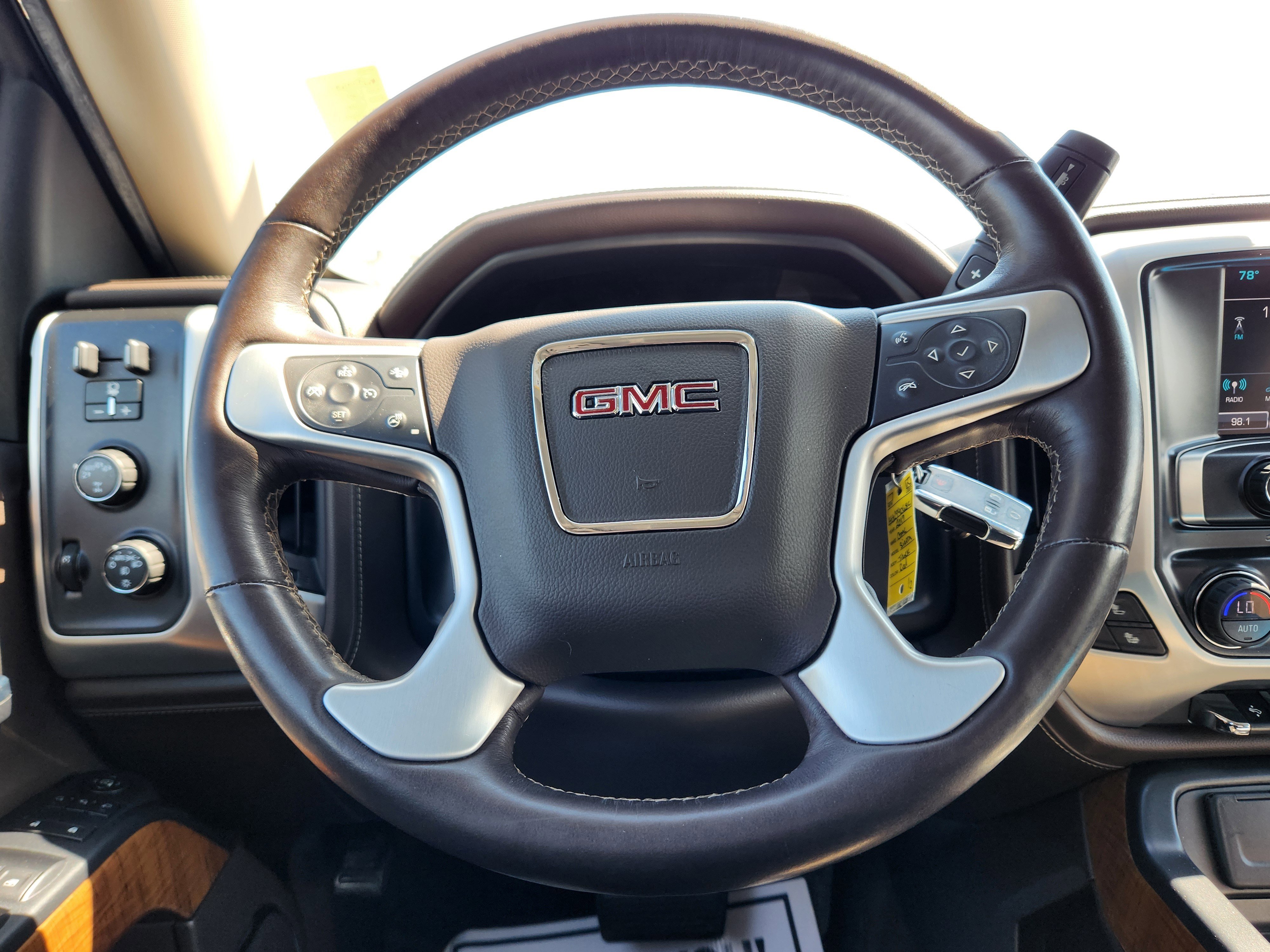 Used 2017 GMC Sierra 1500 SLT w/ SLT Premium Package AWD/4WD image 22