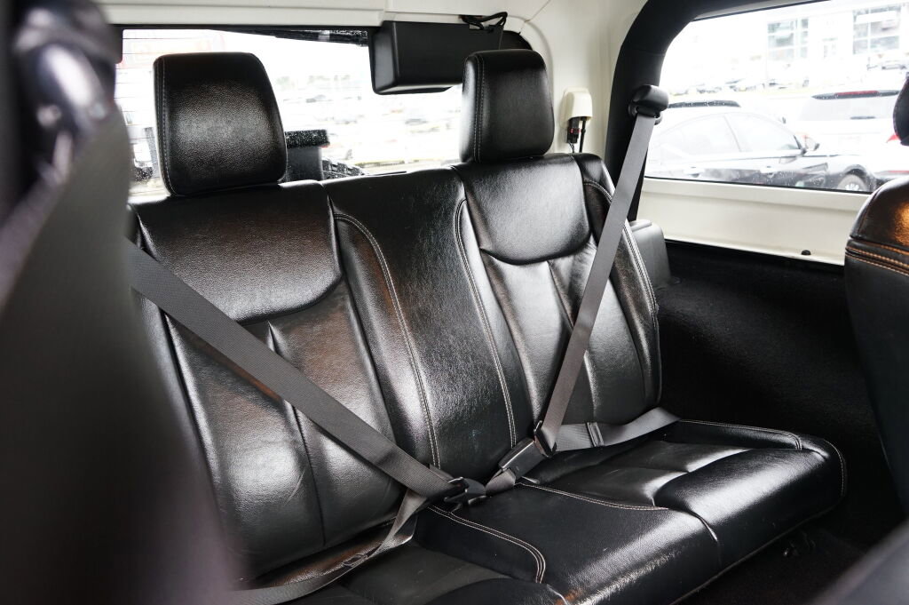 Used 2016 Jeep Wrangler Sahara w/ Connectivity Group image 20