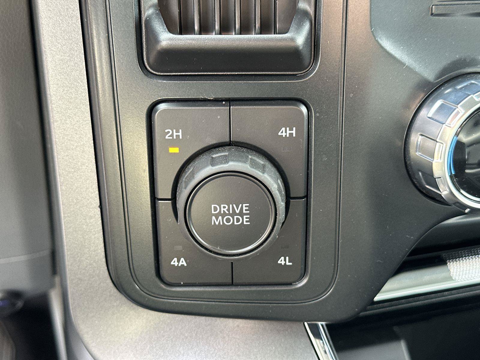 Used 2025 Ford F150 Lariat AWD/4WD image 37
