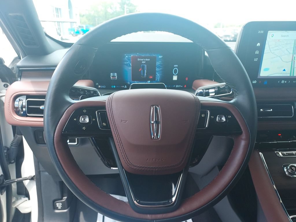 Used 2025 Lincoln Aviator Reserve w/ Jet Appearance Package AWD/4WD image 17