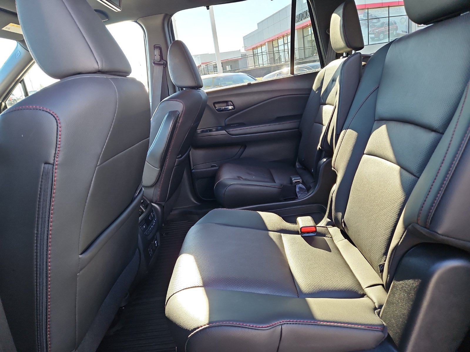 Used 2022 Honda Pilot Black Edition image 13
