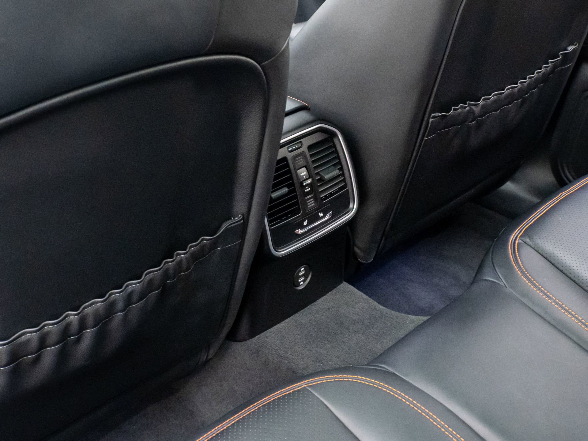 Certified 2023 Porsche Macan S image 16