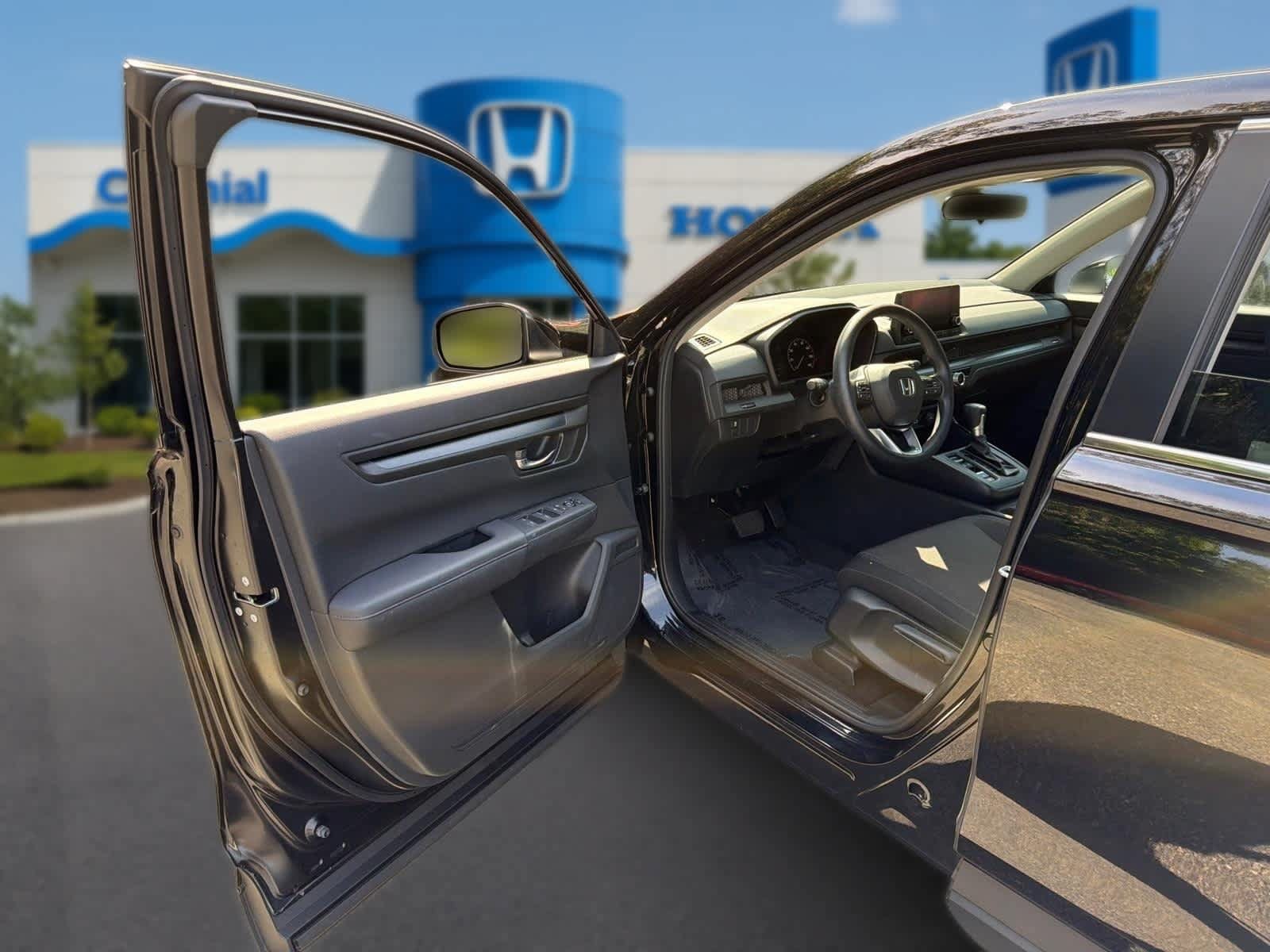 Used 2025 Honda CR-V LX image 11