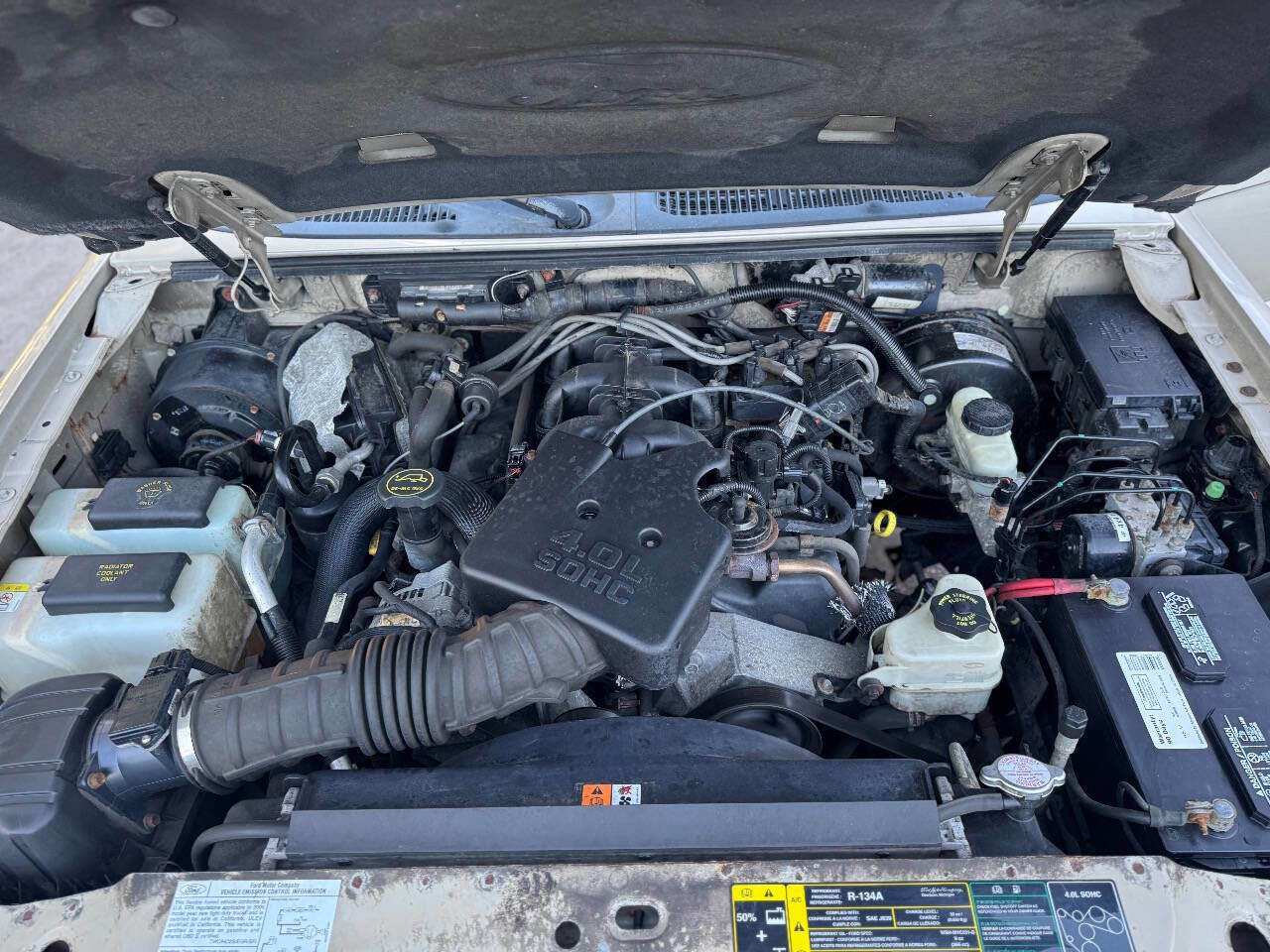 Used 2005 Ford Explorer Sport Trac XLT AWD/4WD image 22