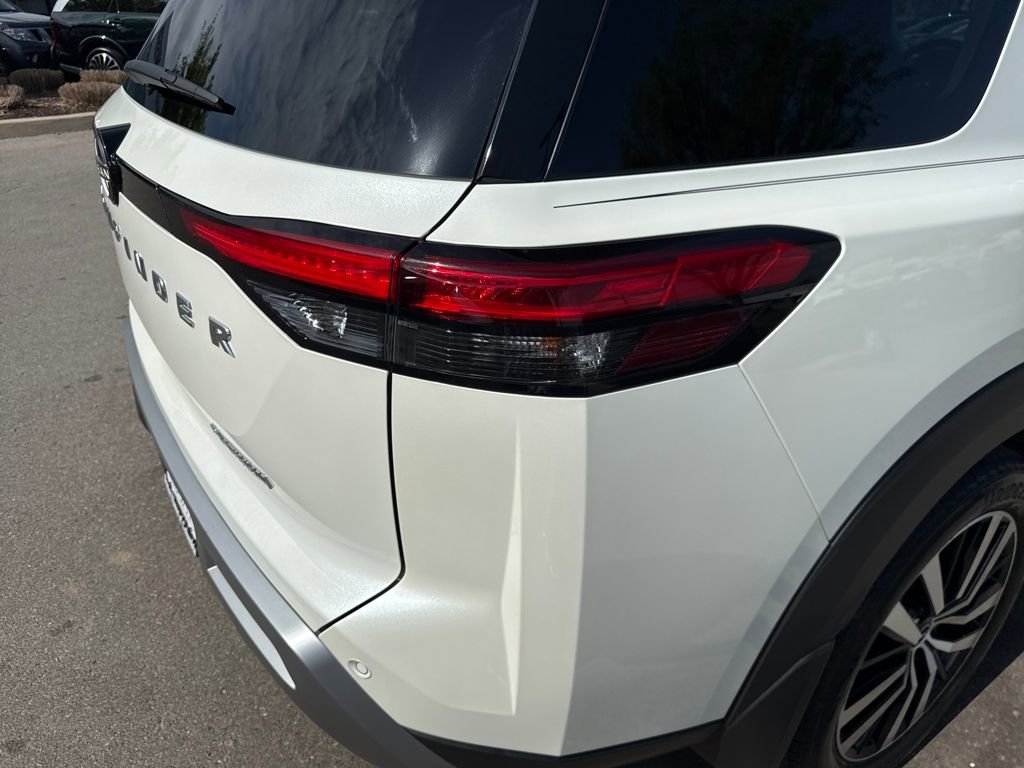 Certified 2024 Nissan Pathfinder Platinum w/ Cargo Package image 37