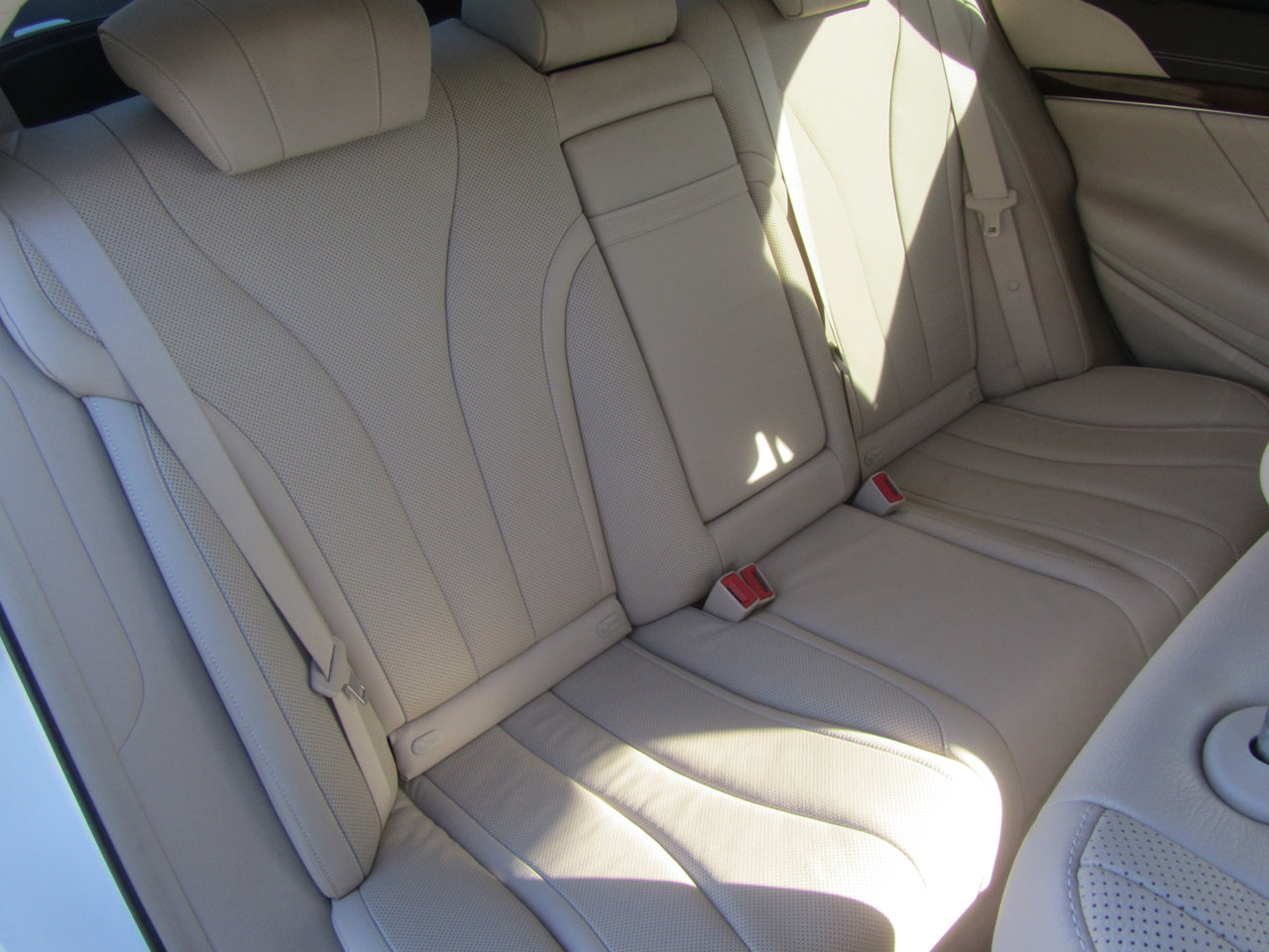 Used 2015 Mercedes-Benz S 550 Sedan image 25