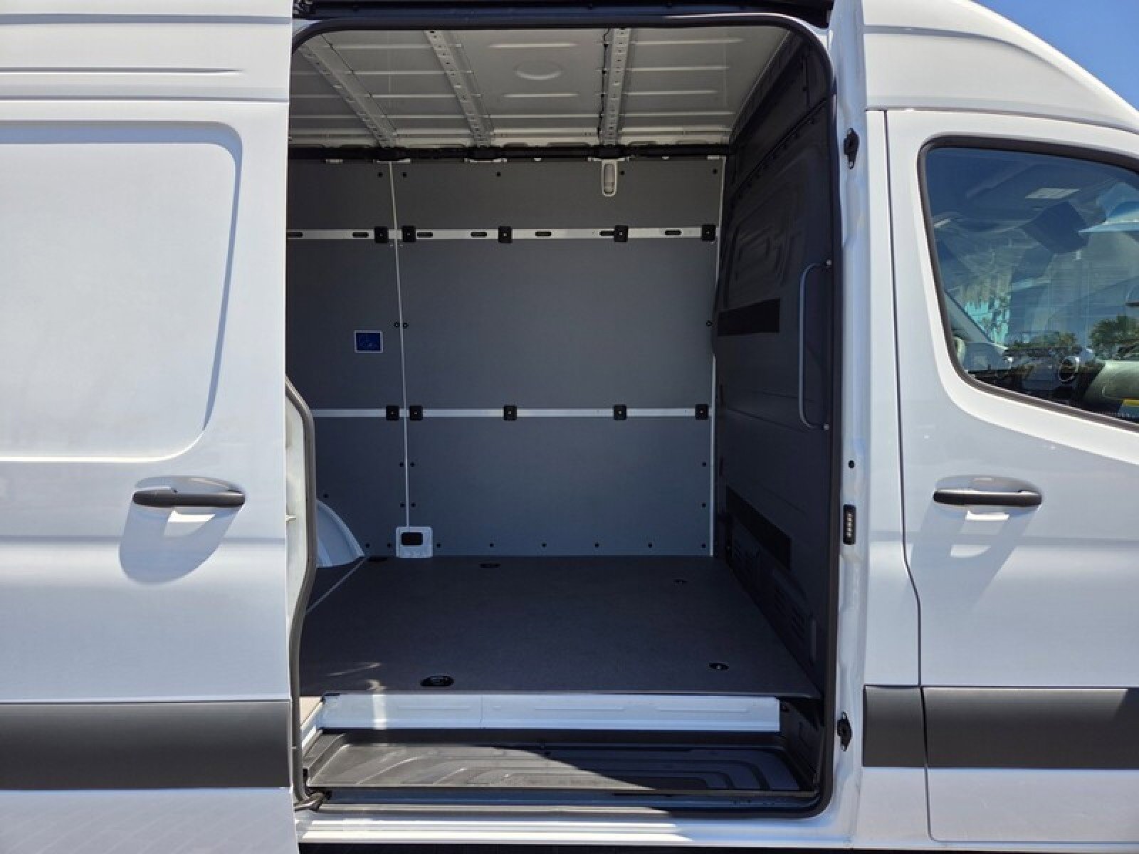 New 2025 Mercedes-Benz Sprinter 2500 image 14