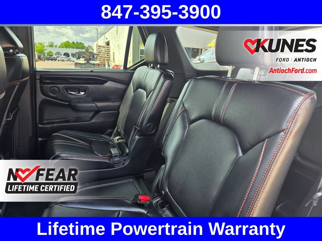 Used 2025 Honda Pilot TrailSport image 27